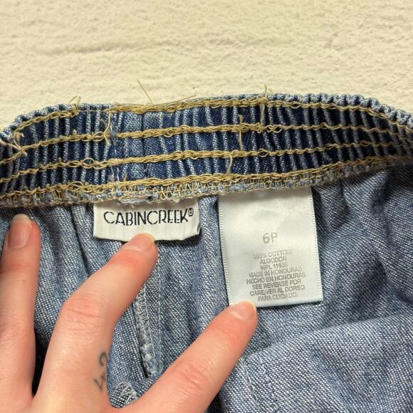 Vintage 90s Cabin Creek High Waisted Denim Shorts, Size 6 Petite - Picture 4 of 5